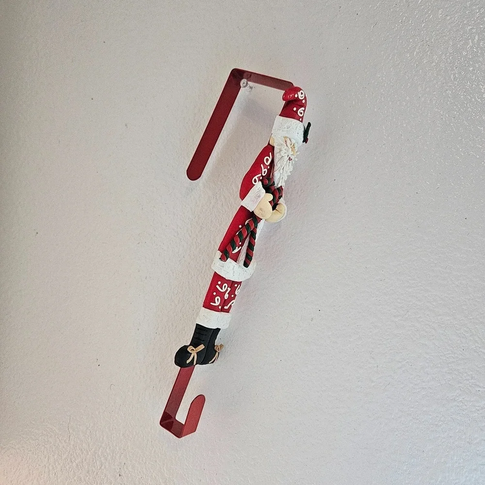 Over‎ The Door Clay Santa's Christmas Wreath Holder Metal Hanger